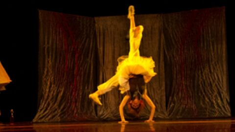 Cena aberta traz música, circo e dança