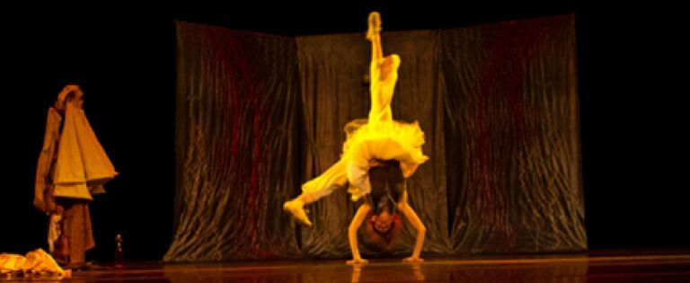 Cena aberta traz música, circo e dança