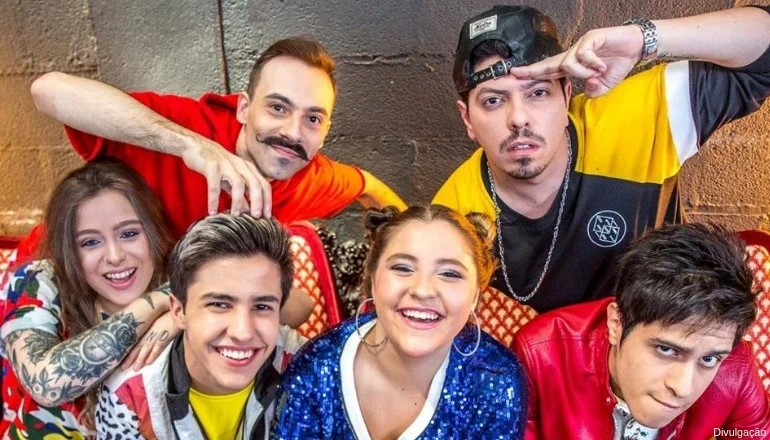 BANDA JOLT canta com convidados