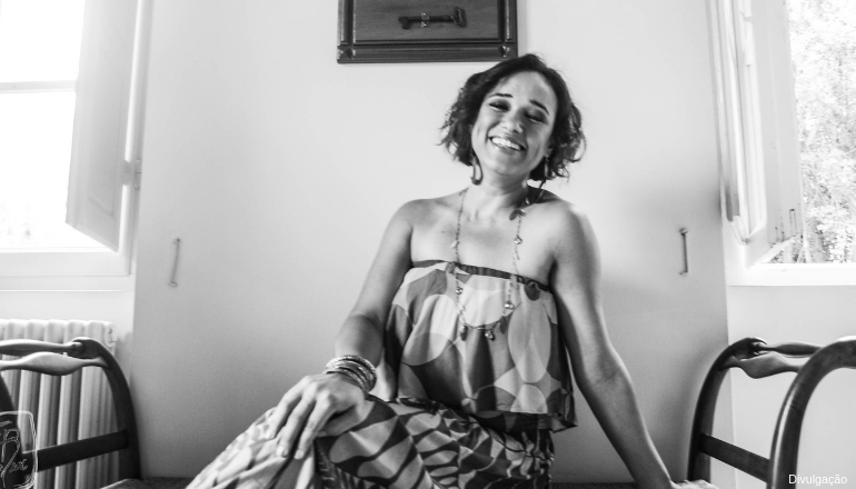 BIA GOES | Cantora oferece panorama de ritmos em Paranapiacaba