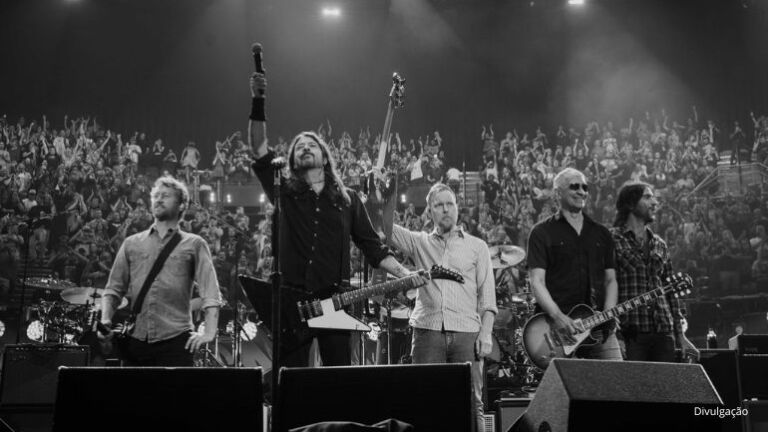 FOO FIGHTERS | Under You