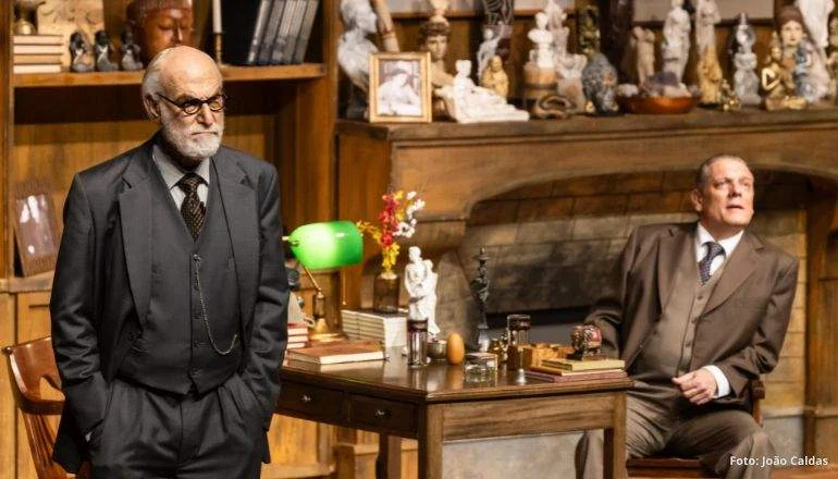 A ÚLTIMA SESSÃO DE FREUD