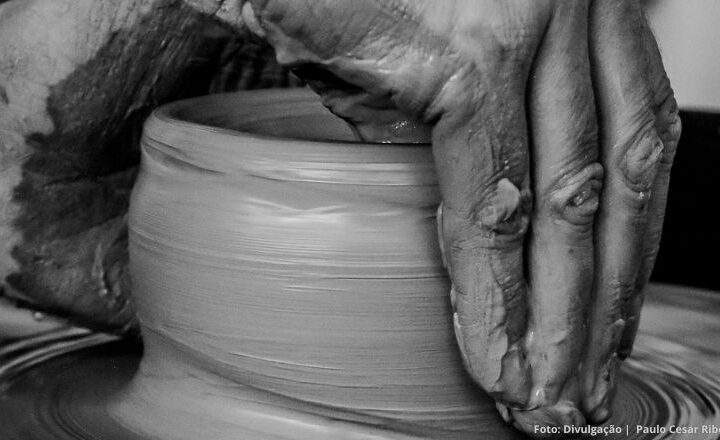 Mãos, Argila e Arte