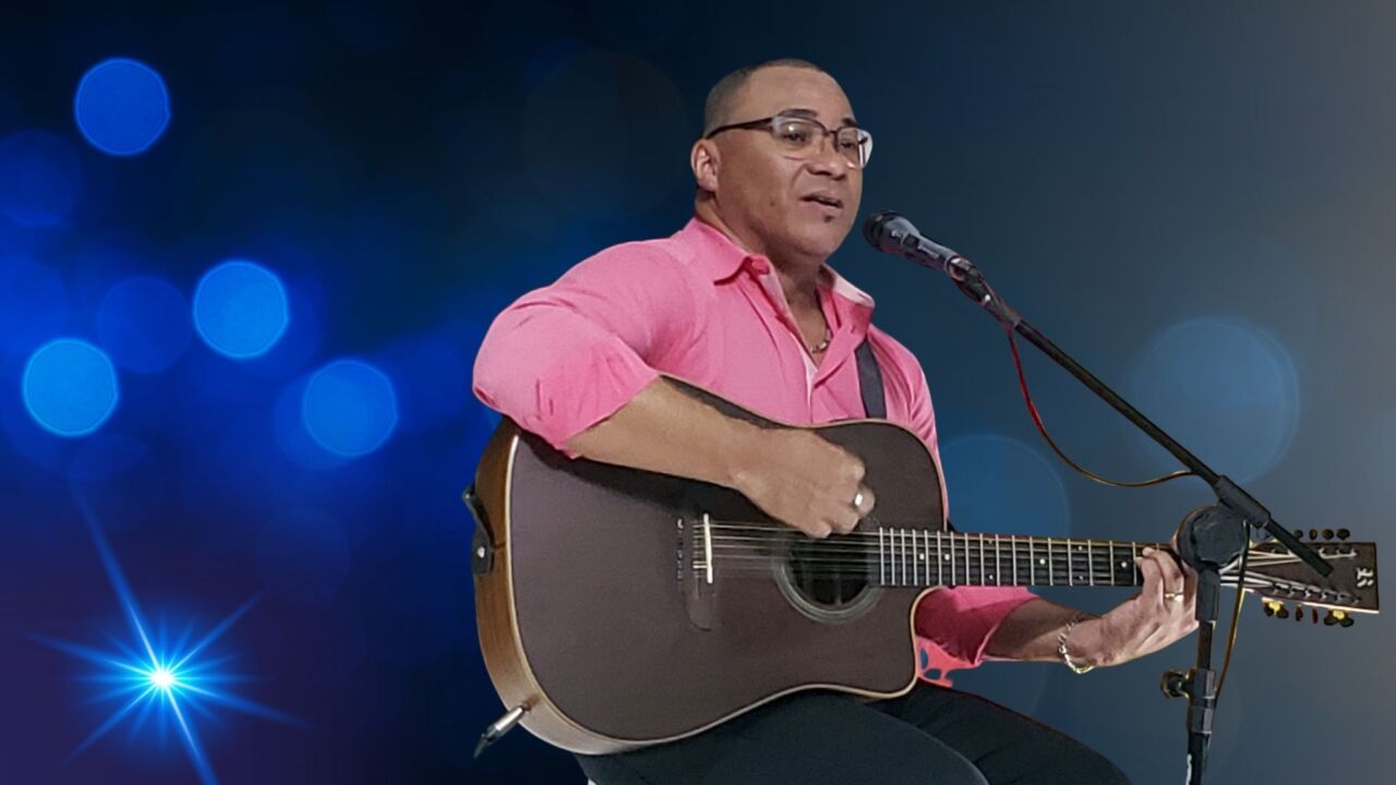 Entrevista com o cantor Marcelo Balvian